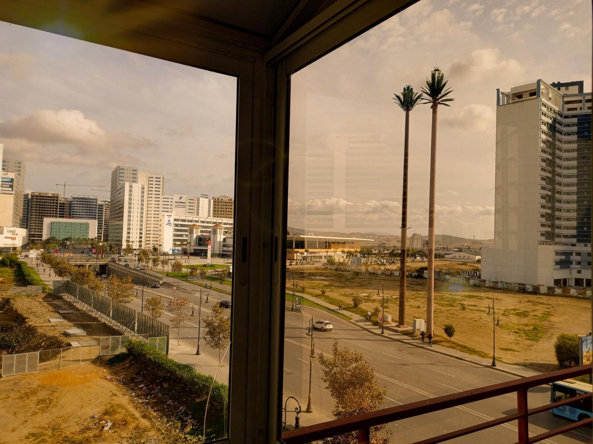 Nouveau Appartement Au Plein Centre Ville En Face Hilton & La Gare De Train Tgv M2 Tanger Exteriér fotografie